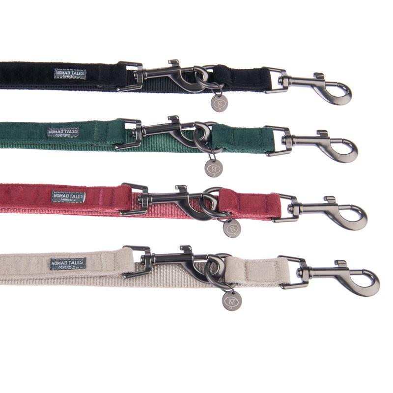 Decorative emerald collar for pets