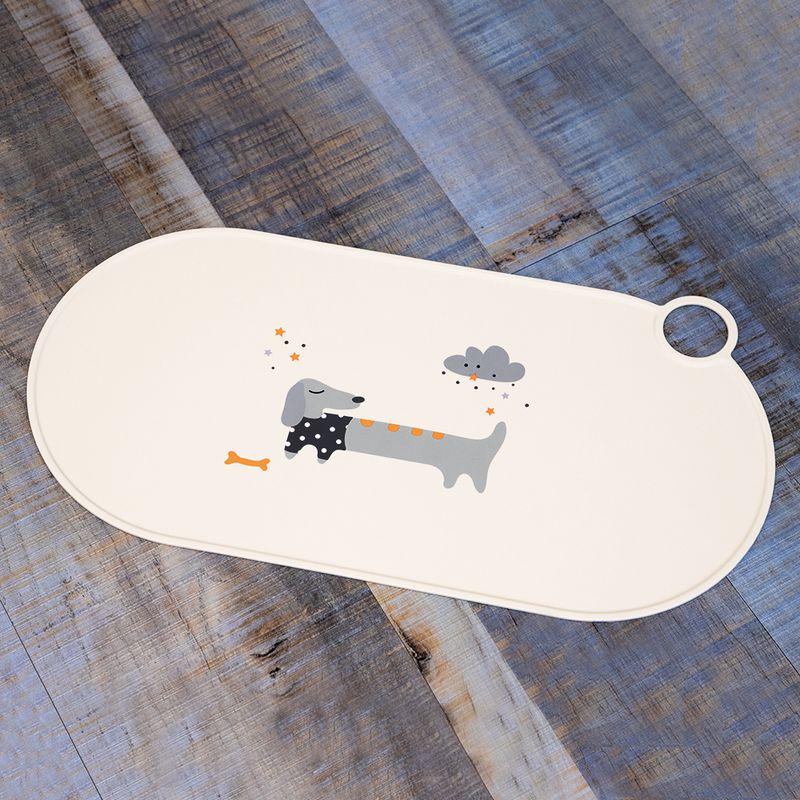 Non-slip pet feeding mat