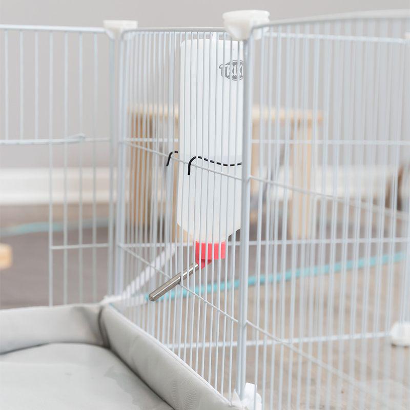 Pet enclosure with mesh