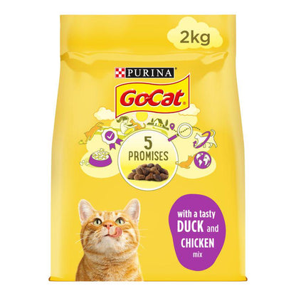 A package of Go-Cat dry cat food with a picture of a cat on the front and text indicating it contains duck and chicken mix. The package is 2kg and highlights '5 Promises' including taste.
