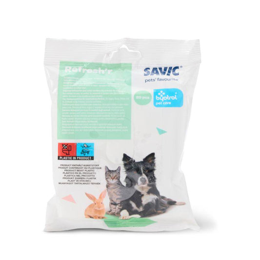 Sensitive skin wipes for pets