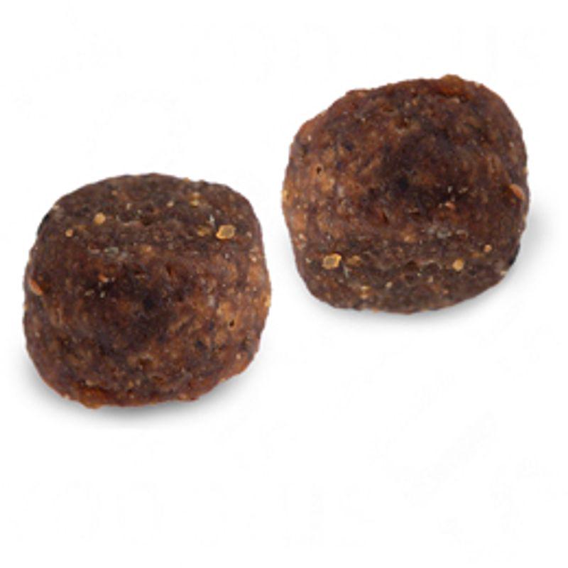 Dry food for adult cats