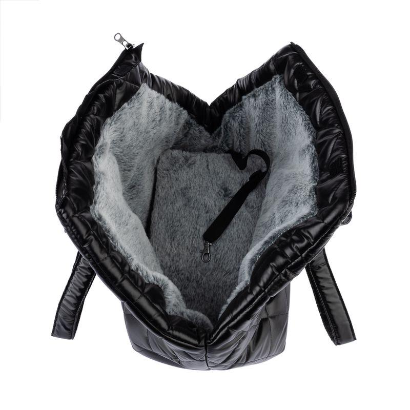 Fuzz-lined pet carrier