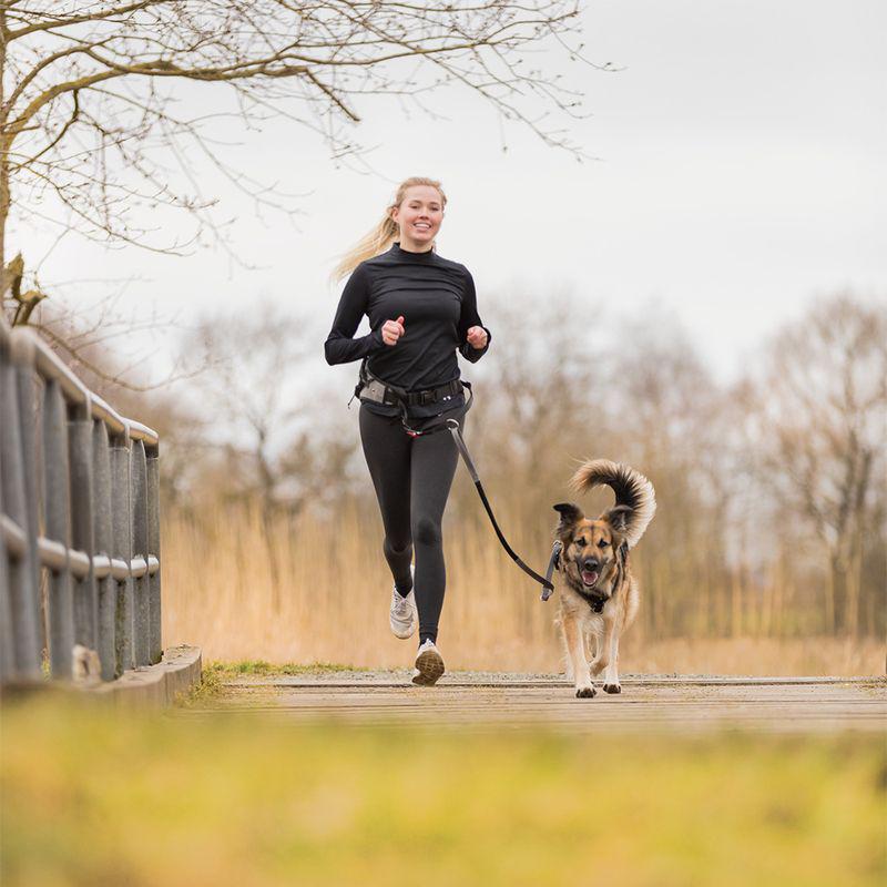 Running belt with leash