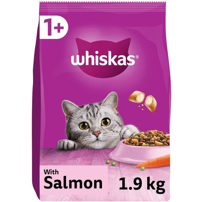 Nutritious salmon cat kibble