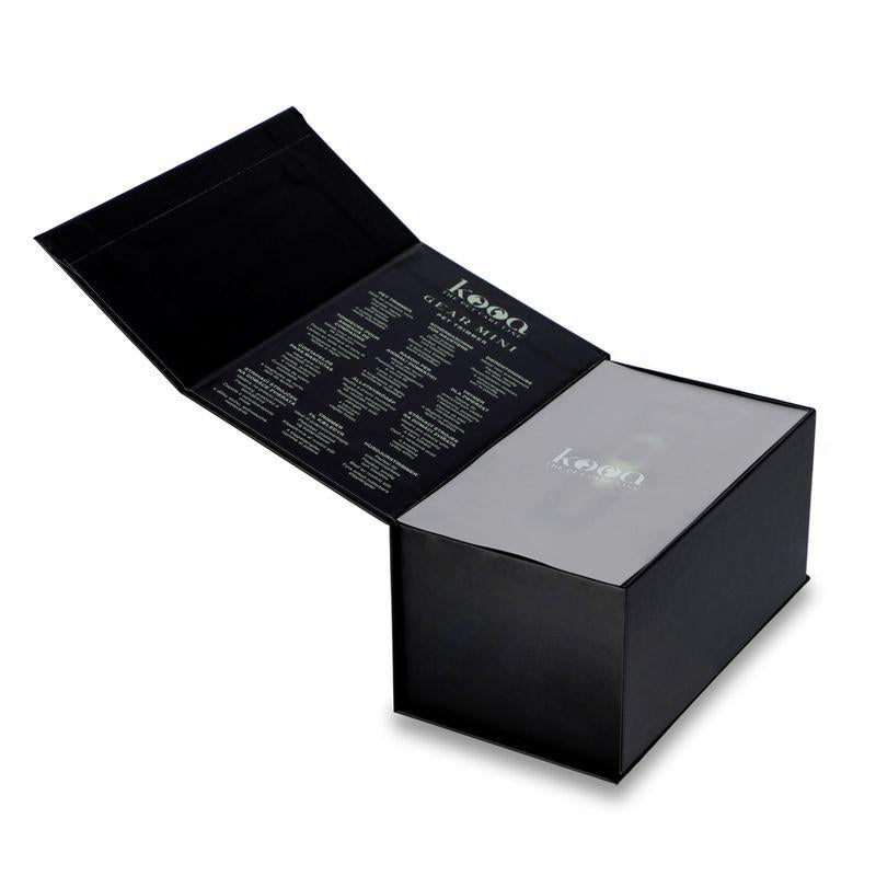 Travel grooming device